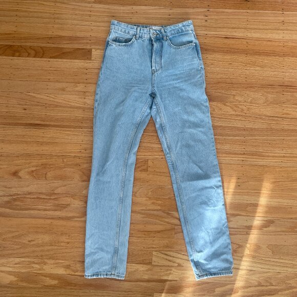 Zara Mom Fit Jean - Light Blue Wash - Picture 1 of 7